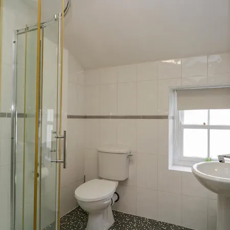 21 Entry Lane *