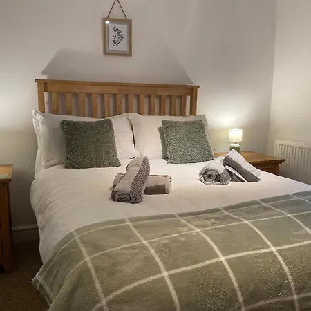 21 Entry Lane * Kendal